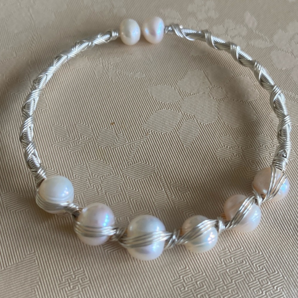 Elegant Silver and Pearl Bracelet